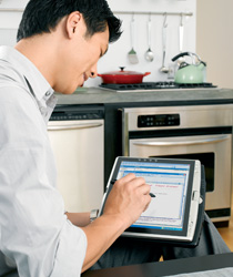 Vorsicht: Mitarbeiter von Banken werden Sie per E-Mail nie nach Ihren Zugangsdaten fragen.